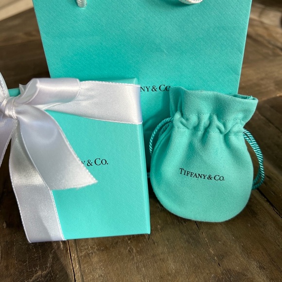 Tiffany presentation bundle - Picture 9 of 10